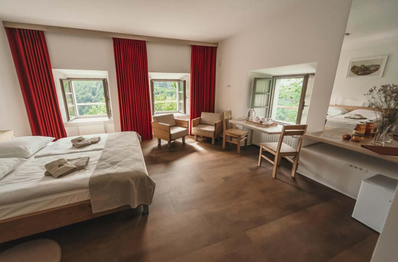 Rooms & Apartments Podsreda Castle Exterior photo