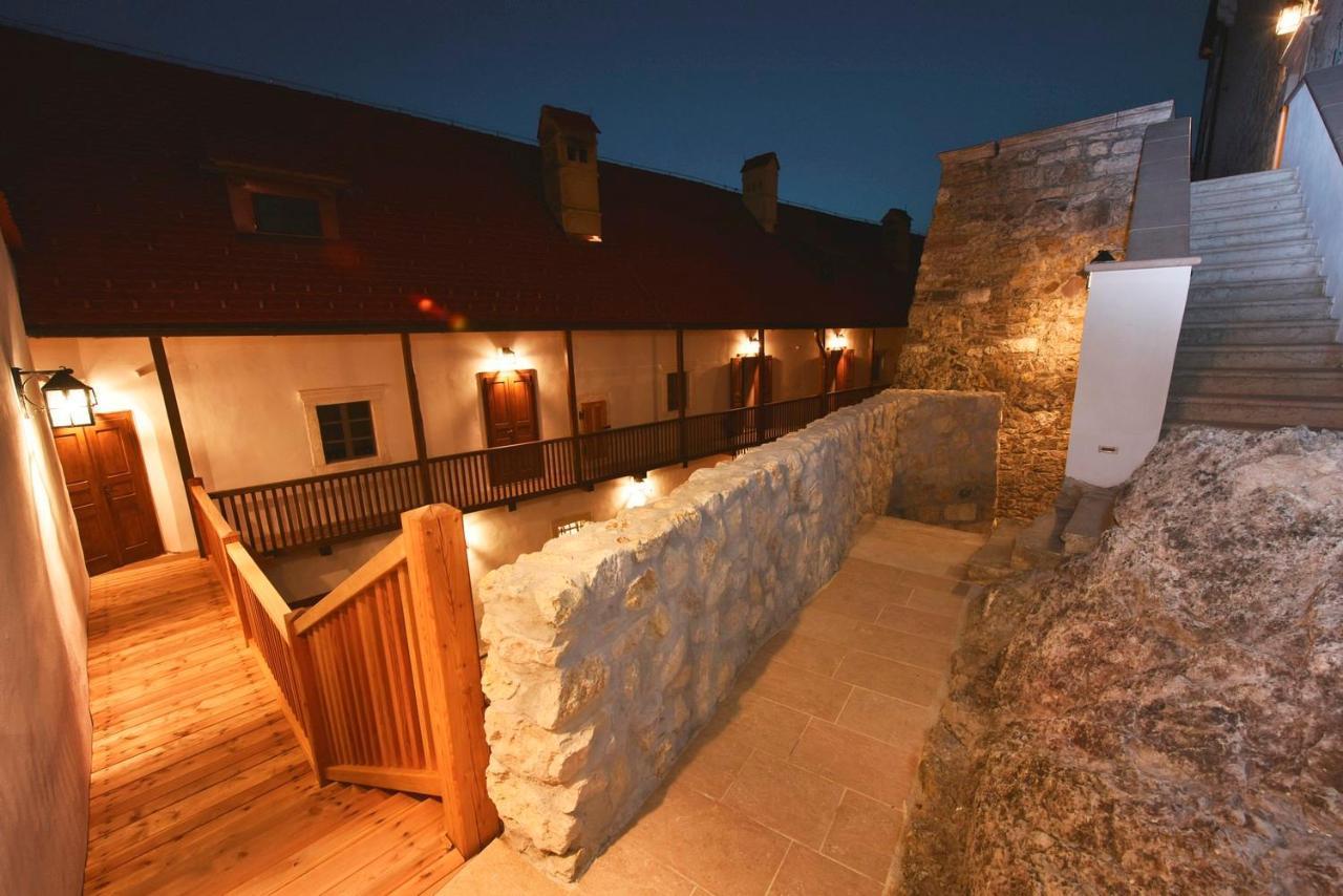 Rooms & Apartments Podsreda Castle Exterior photo