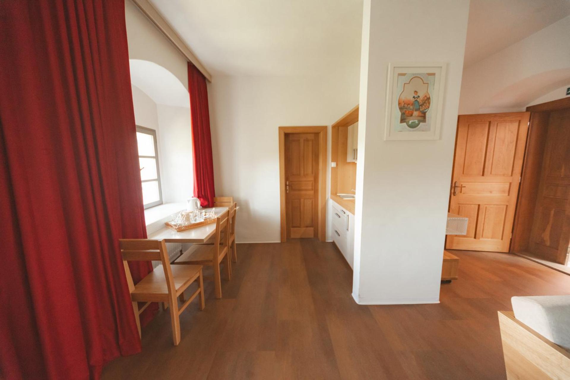 Rooms & Apartments Podsreda Castle Exterior photo